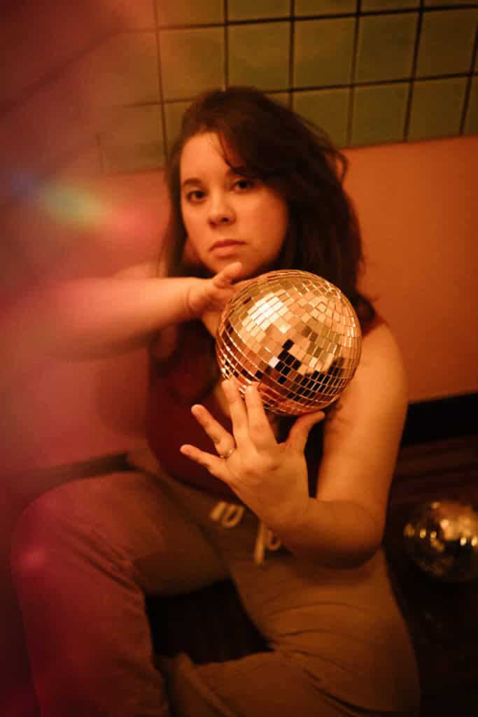 Portrait femme entrepreneuse regard affirmé